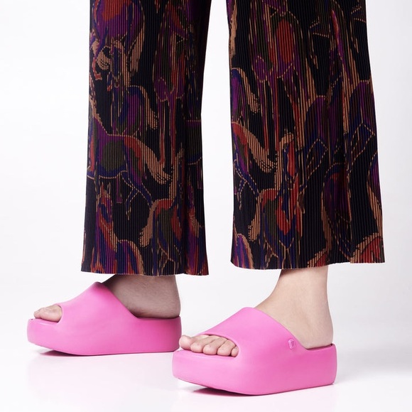 Melissa Vibrant Pink Platform Mules - Picture 3 of 7